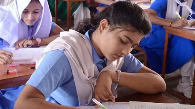 আগামী বছর ফেব্রুয়ারিতে এসএসসি, জুনে এইচএসসি